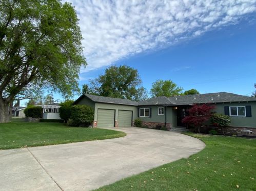 2360 El Camino Dr, Turlock, CA 95380-3608