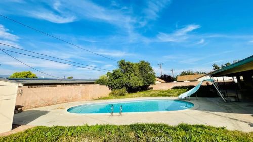 5875 Olive Ave, Rialto, CA 92377-3963
