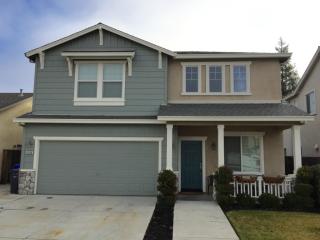 4208 Seranade Dr, Turlock, CA 95382-8671