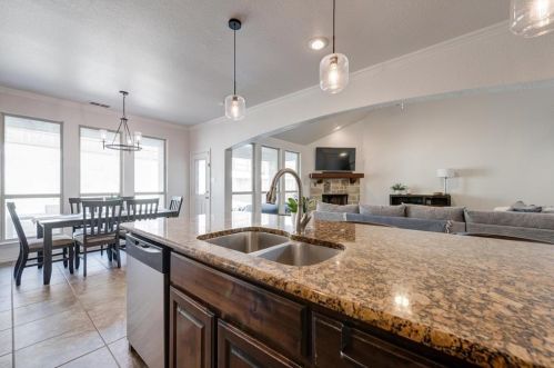 6825 San Luis Trl, Fort Worth TX  76131 exterior