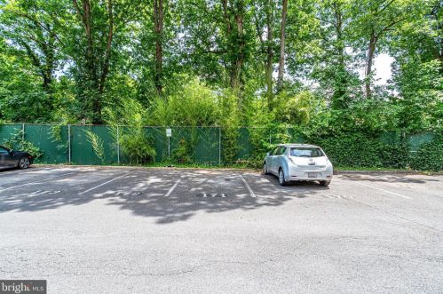 7333 New Hampshire Ave, Silver Spring MD  20912-6958 exterior