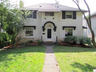 3024 1st St, Duluth, MN 55812-1913