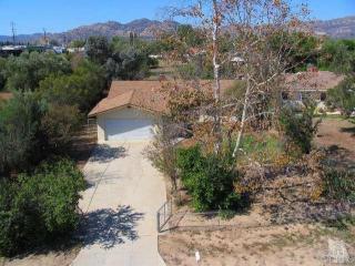 10331 Independence Ave, Chatsworth, CA 91311-2335