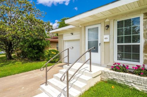 8328 Monmouth Dr, Fort Worth, TX 76116-6839