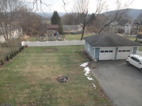 20 3rd St, Wantage, NJ 07461-2533