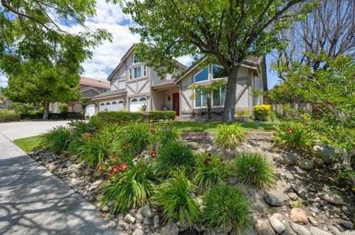 2064 Redgrove Way, Upland, CA 91784-7971