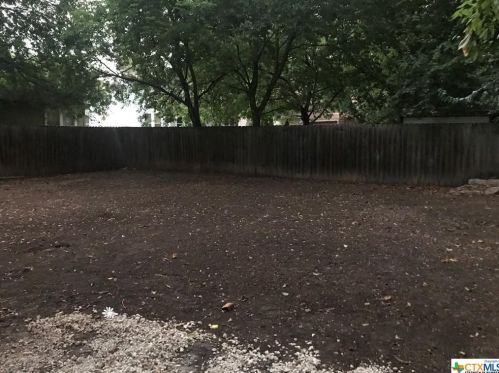 524 Mitchell Ave, Seguin, TX 78155-6319