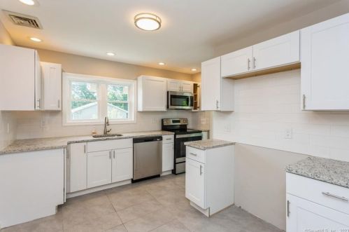 148 Farview Ave, Waterbury, CT 06716-3214