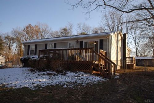 134 Oxford Pl, Concord VA  24538-2265 exterior