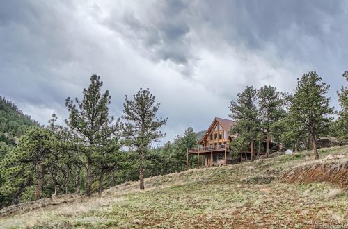 330 Kiowa Rd, Lyons, CO 80540-8207