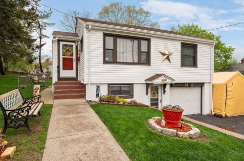 43 Lydia Ave, Woonsocket, RI 02895-6034