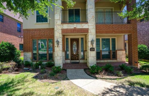 2226 Longview Rd, Irving, TX 75063-3848