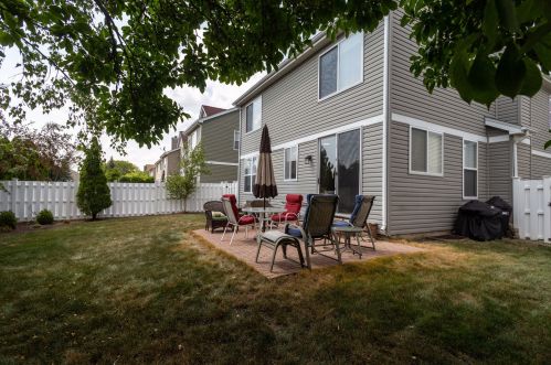 7255 Clem Dr, Gurnee, IL 60031-5194