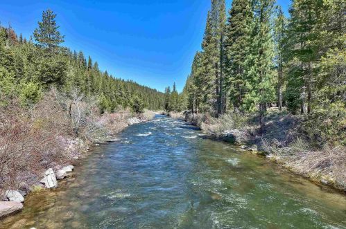 7400 River Rd, Truckee CA  96161 exterior