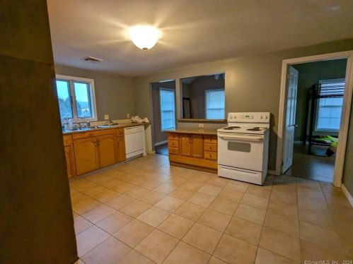 40 Hill St, Torrington CT  06790-5514 exterior