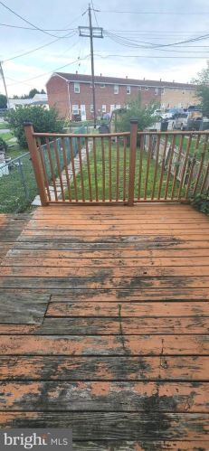 423 Pine St, Hanover, PA 17331-2357