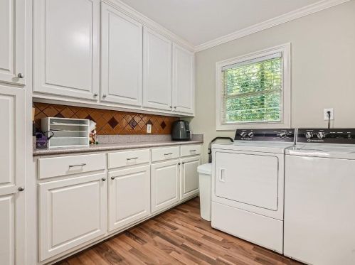 2269 Echo Hl Cir, Atlanta GA  30345-1902 exterior