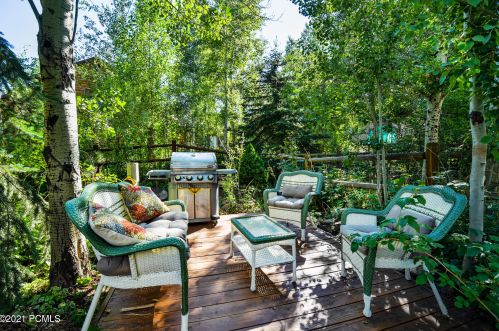 8028 Springshire Dr, Park City UT 84098-5396 exterior