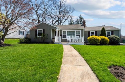 150 Lancaster Ave, Warwick, RI 02886-2853