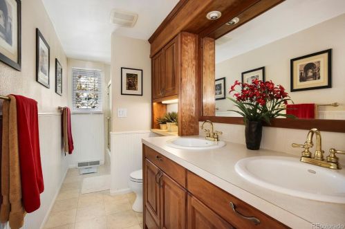 8453 Easter Pl, Englewood CO 80112-1851 exterior