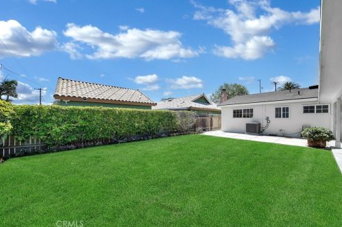 5771 Heil Ave, Huntington Beach CA  92649-3771 exterior