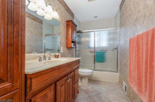 107 Pleasant View Rd, Hackettstown NJ  07840-1017 exterior