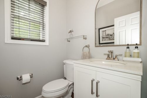 25 Northridge Ct, Hackettstown NJ  07840-5684 exterior