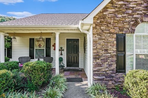 1216 Ola Rd, Locust Grove, GA 30248-2237