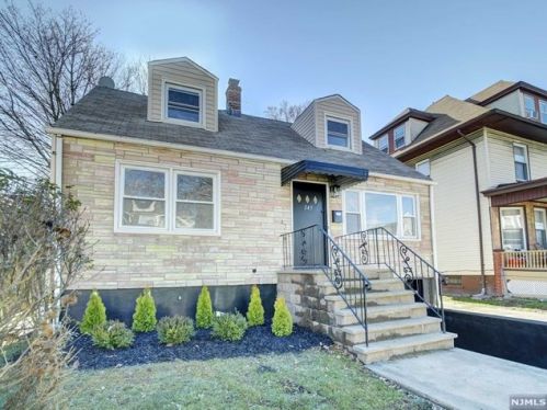 245 19th Ave, Irvington, NJ 07111-2644