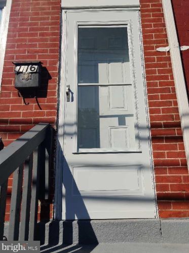 116 Old Rose St, Trenton, NJ 08618-3952