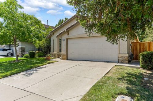 2932 Turnbuckle Cir, Elk Grove, CA 95758-3701