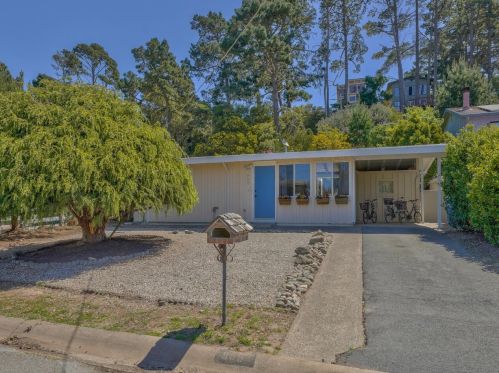995 Piedmont Ave, Del Monte Park, CA 93950-5310