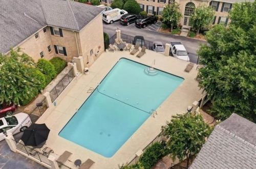 750 Dalrymple Rd, Atlanta GA  30328-1446 exterior