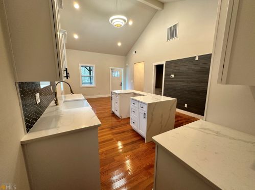 790 Knox Dr, Atlanta GA  30315-6810 exterior
