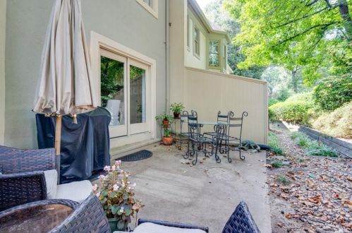 1239 Brookhaven Park Pl, Atlanta GA  30319-4570 exterior
