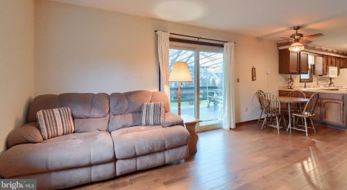 154 Amsterdam Rd, Lancaster PA  17603-9719 exterior