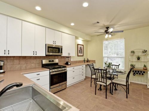 110 Camp Dr, Georgetown, TX 78633-4882
