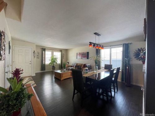 5226 Riviera Cir, Aurora CO 80015-6016 exterior