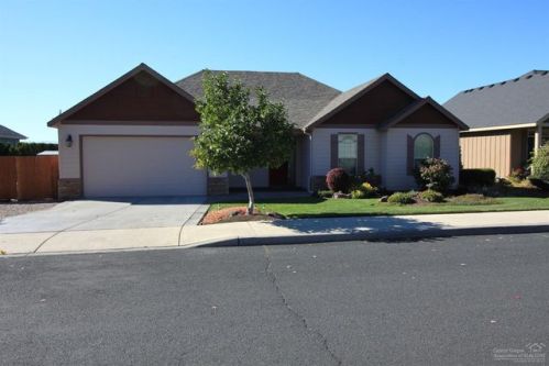 2957 Canyon Dr, Eagle Crest, OR 97756-1188