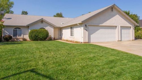 3896 Cambria Dr, Redding, CA 96002-5053