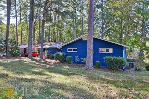 3007 Dogwood Dr, Atlanta GA  30344-3905 exterior