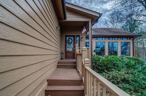 18 Hummingbird Ln, Big Canoe, GA 30143-9340