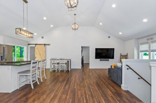 850 Upper Maple St, Killingly CT  06241-2229 exterior