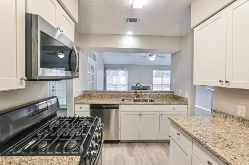 9903 Brookside Dr, Morgans Point TX  77571-8609 exterior