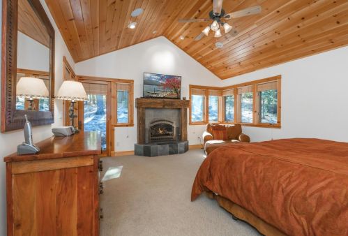 14005 Swiss Ln, Truckee CA  96161-7129 exterior