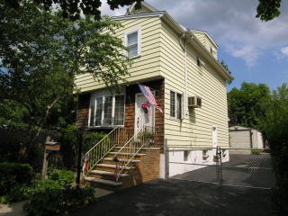 441 Union St, Carlstadt, NJ 07072-1406