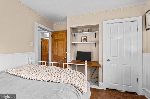 24 Evergreen Ln, Tavistock NJ  08033-1202 exterior