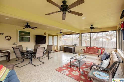217 Silverado Trl, Victoria, TX 77901-2712
