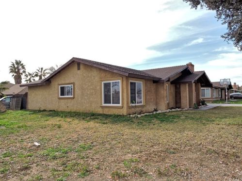 687 Victoria St, Rialto, CA 92376-5259