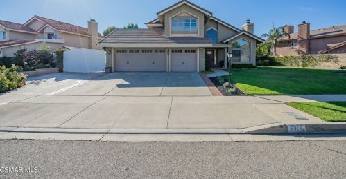 2959 Flanagan Dr, Simi Valley, CA 93063-5706